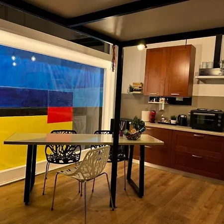 Joanna 2 With Parking * Larissa